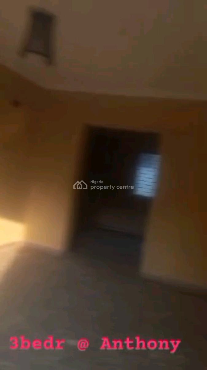 Spacious 3 Bedroom Up Flat, Anthony Village, Anthony, Maryland, Lagos, Flat / Apartment for Rent