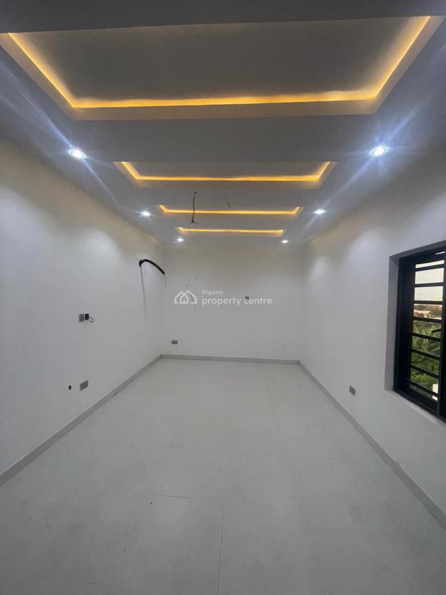 Magnificent 5 Bedroom Duplex with 2 Bq, Gra Phase 2, Magodo, Lagos, Detached Duplex for Sale