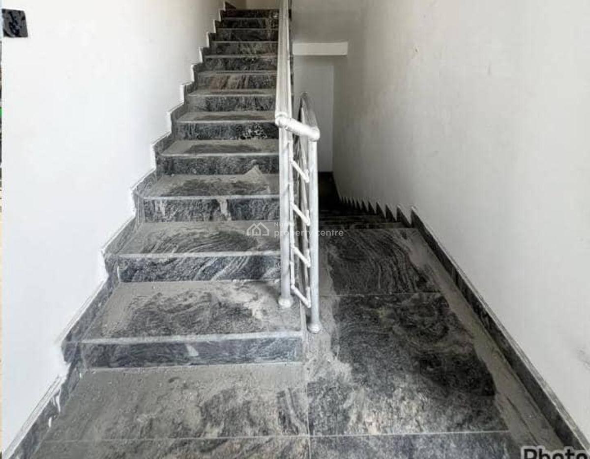 Spacious 2 Bedroom Apartment with Good Fittings in a Secured Location, New Road, Lekki, Lagos, Flat / Apartment for Rent