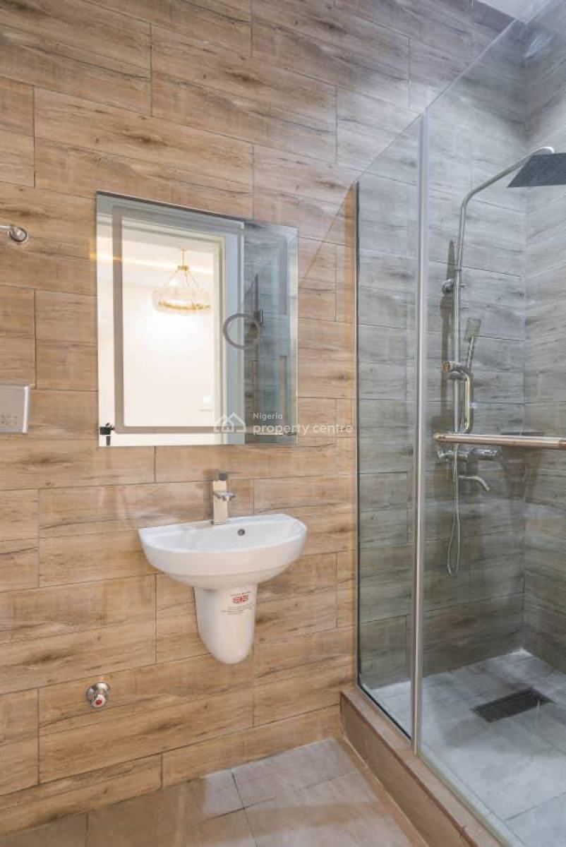 Serviced Furnished 2 Bedroom  Apartment with Bq in a Secured Location, Lekki Phase 1, Lekki, Lagos, Flat / Apartment for Rent