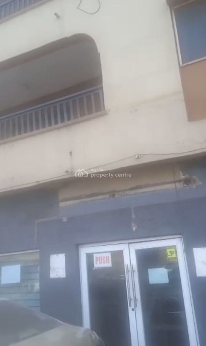 Miniwarehouse, on About 250sqm, Along Ijesha Road, Ijesha, Surulere, Lagos, Warehouse for Rent