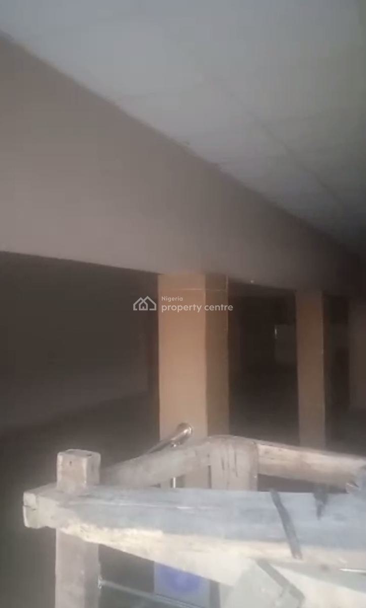 Miniwarehouse, on About 250sqm, Along Ijesha Road, Ijesha, Surulere, Lagos, Warehouse for Rent