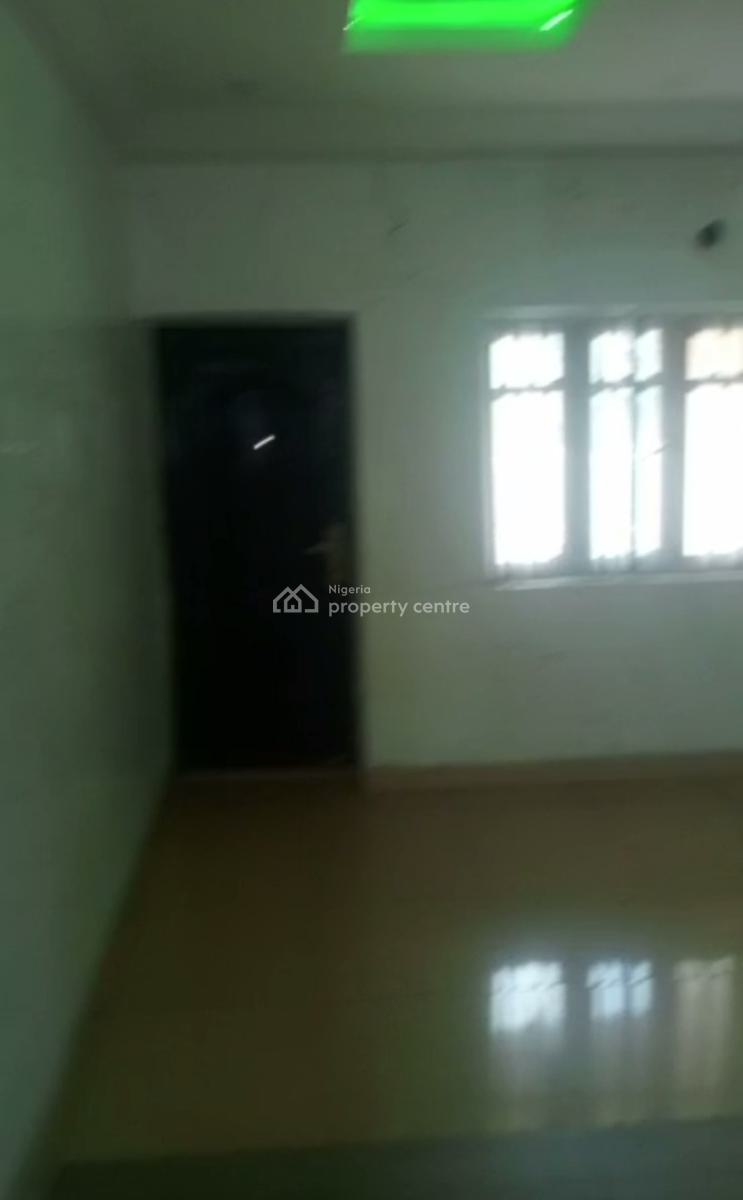 Clean 3 Bedroom Flat, Off Randle, Surulere, Lagos, Flat / Apartment for Rent
