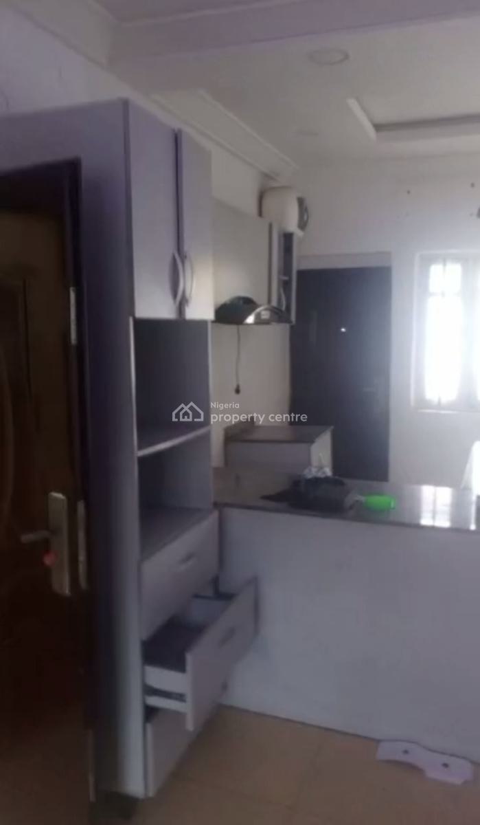 Clean 3 Bedroom Flat, Off Randle, Surulere, Lagos, Flat / Apartment for Rent