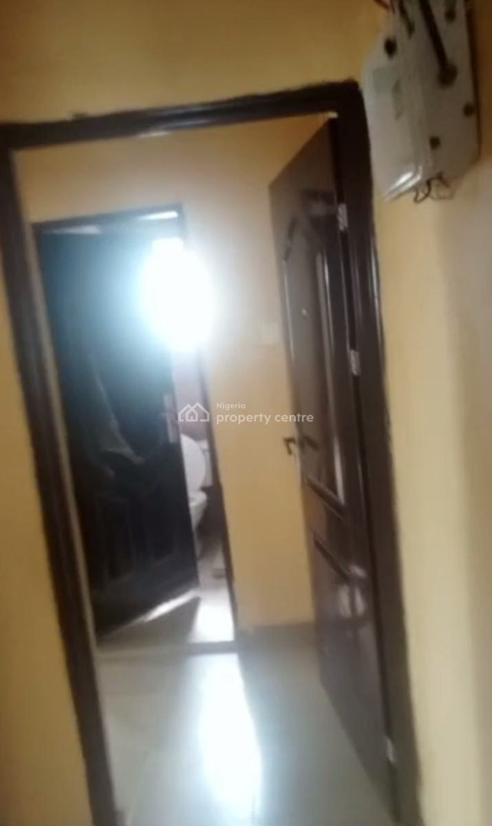 Clean 3 Bedroom Flat, Off Randle, Surulere, Lagos, Flat / Apartment for Rent
