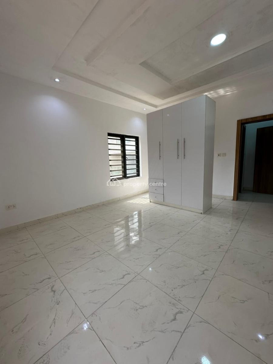 Tastefully Finished Serviced 2 Bedroom Flat, Lekki Phase 1, Lekki, Lagos, Flat / Apartment for Sale