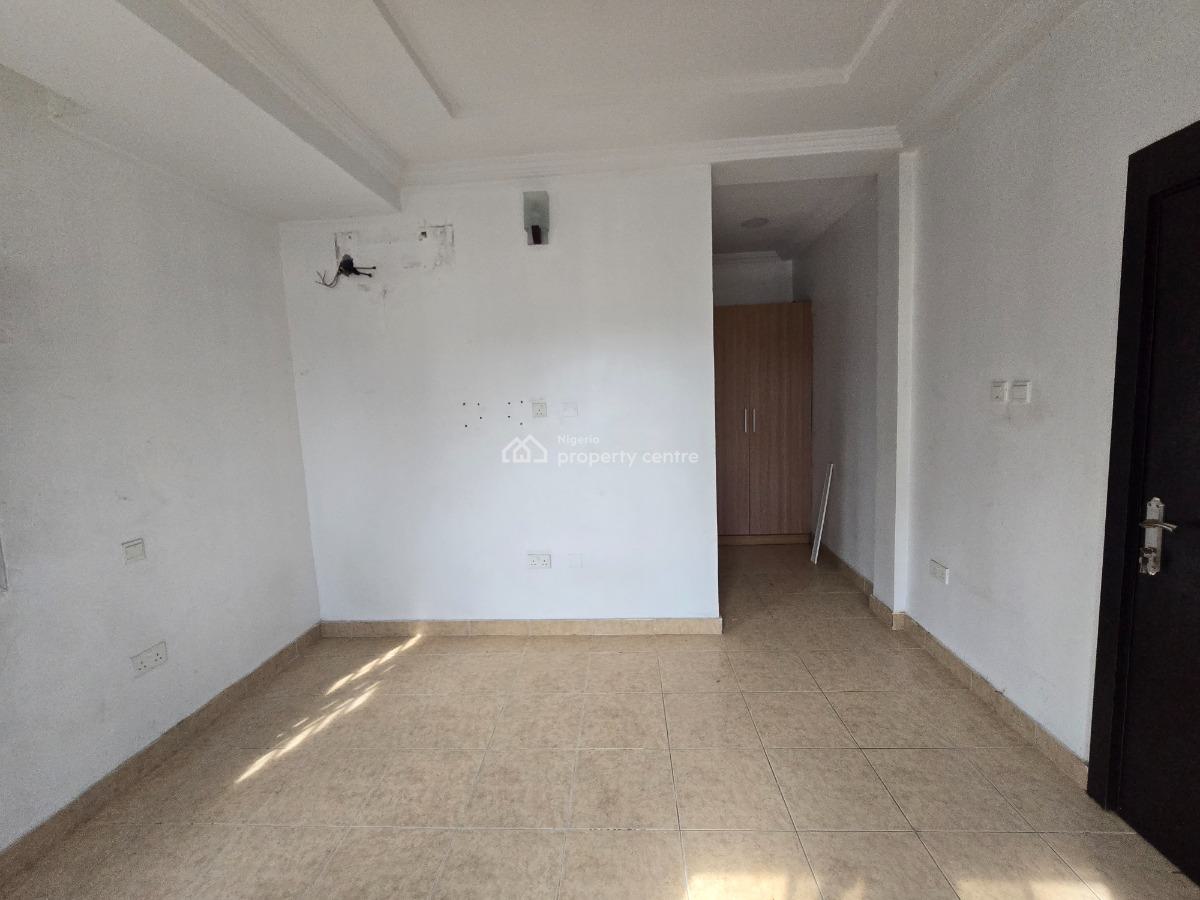 Nicely Finished & Serviced 4 Bedroom Terrace Duplex with Bq, Lekki Right Hand Side, Lekki Phase 1, Lekki, Lagos, Terraced Duplex for Sale