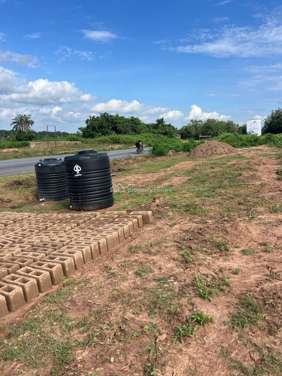 Secure Dry Flat Land Close to University of Ibadan, Along Moniya-iseyin  Expressway Close to University of Ibadan, Moniya, Ibadan, Oyo, Residential Land for Sale