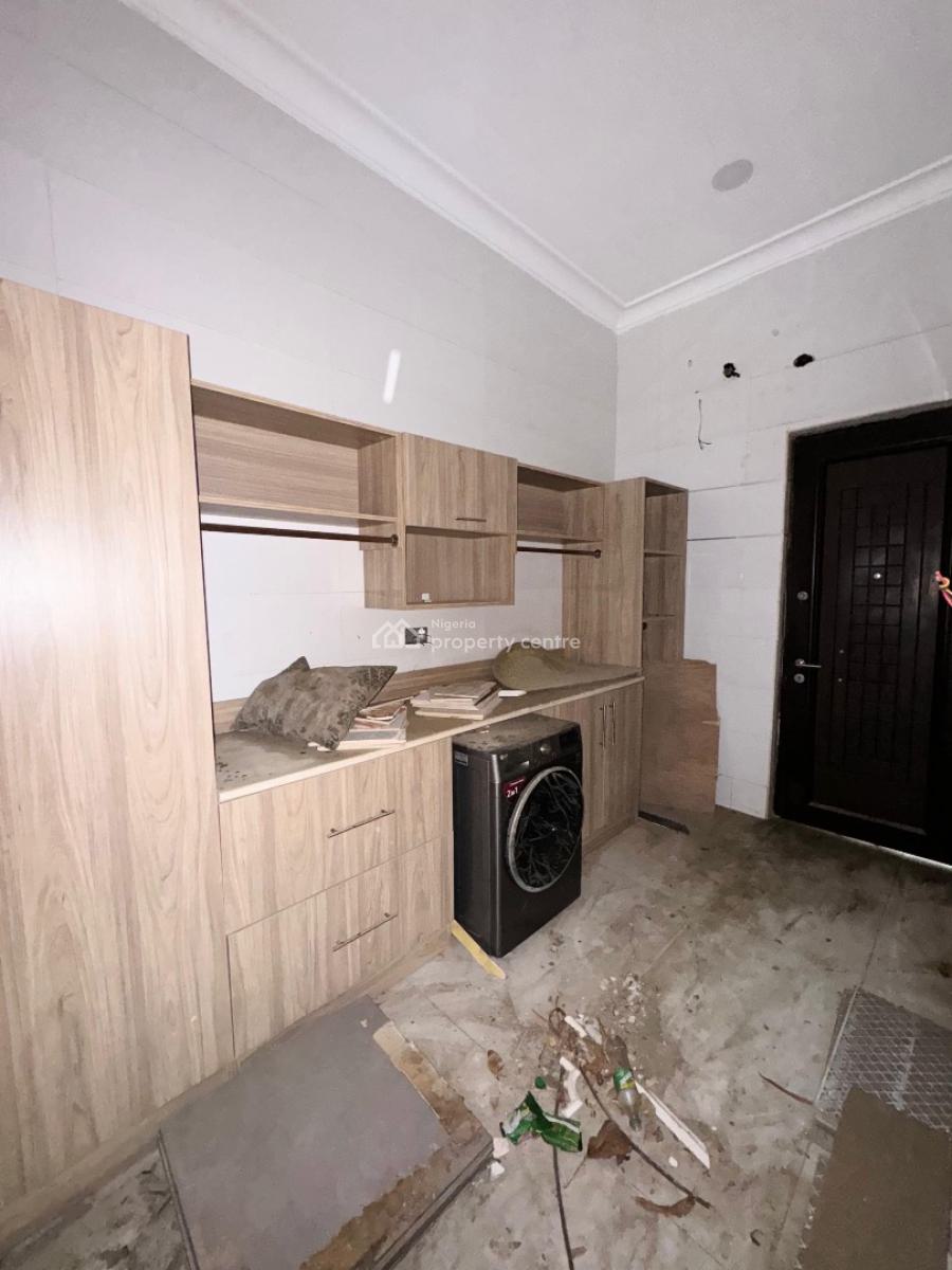 Well Built 8 Bedroom Mansion, Lekki Phase 1, Lekki, Lagos, House for Sale