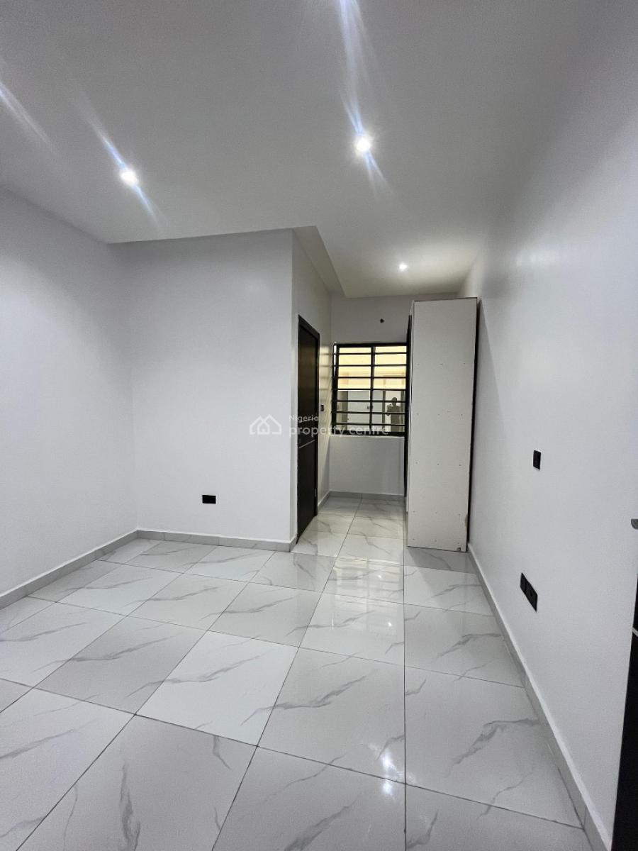Beautiful 3 Bedroom Apartment with Elevator Suitable for Investment, Lekki Phase 1, Lekki, Lagos, Block of Flats for Sale
