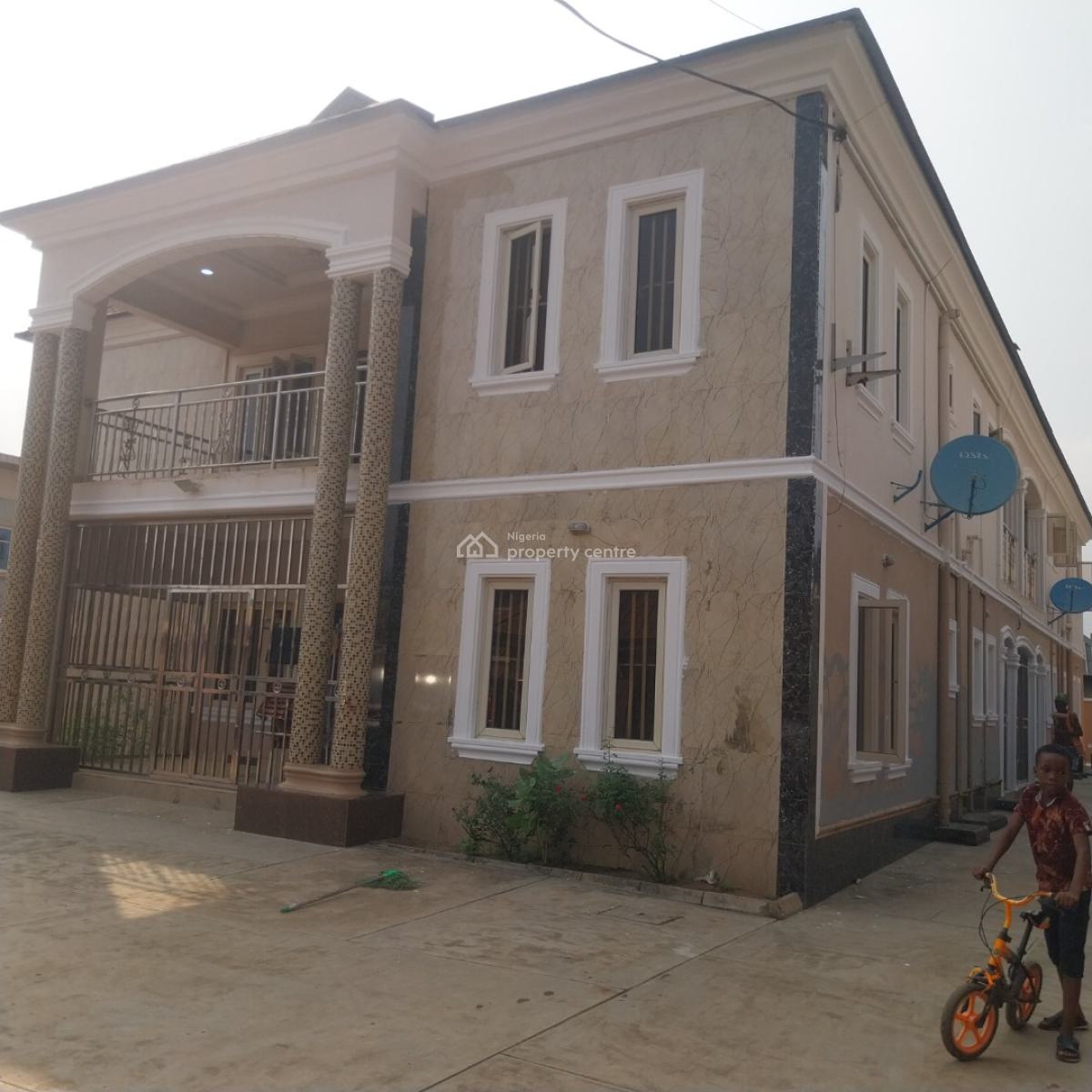 Standard 3bedroom.flat in a Private  at  Magboro, Peace Estate, Magboro, Ogun, Flat / Apartment for Rent