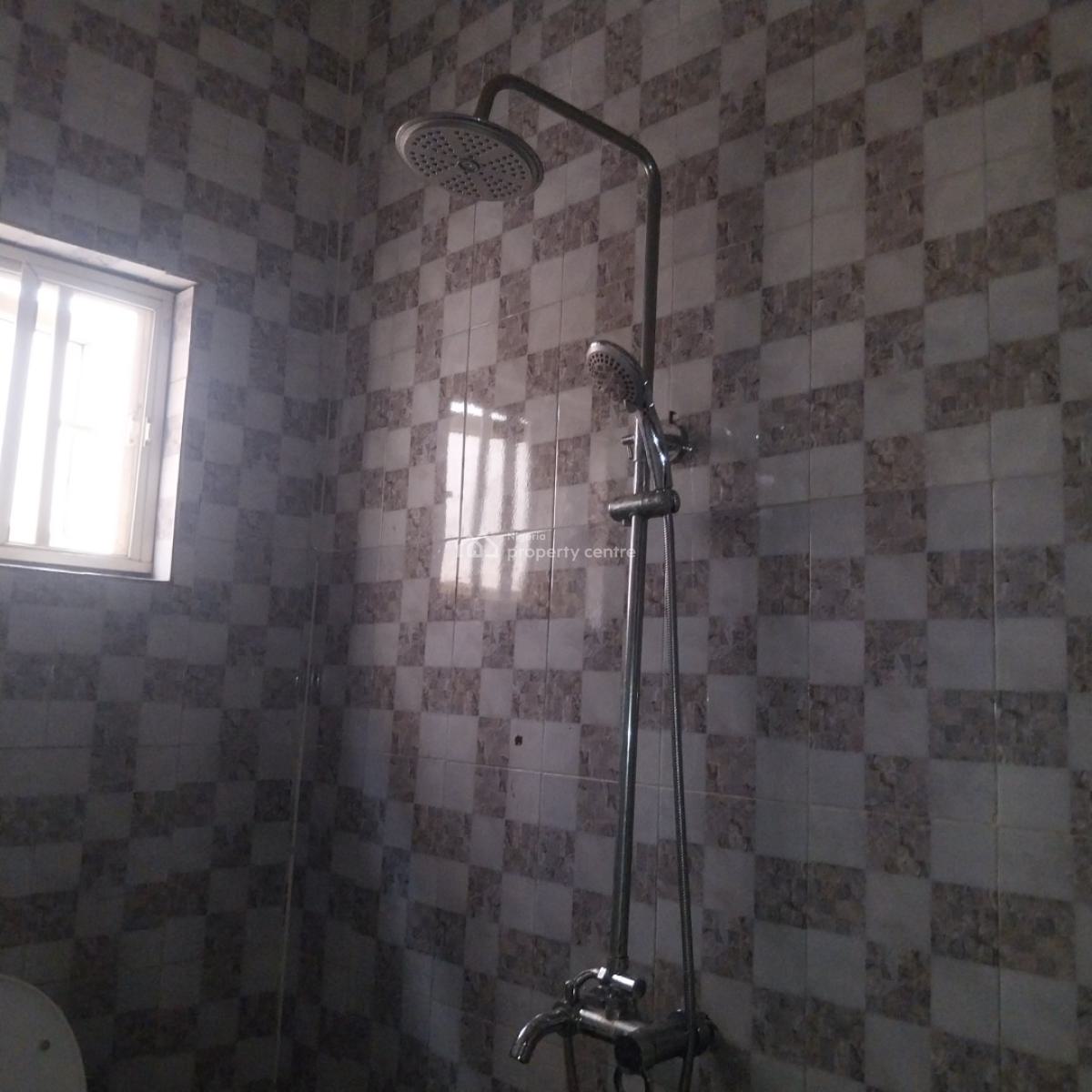 Standard 3bedroom.flat in a Private  at  Magboro, Peace Estate, Magboro, Ogun, Flat / Apartment for Rent