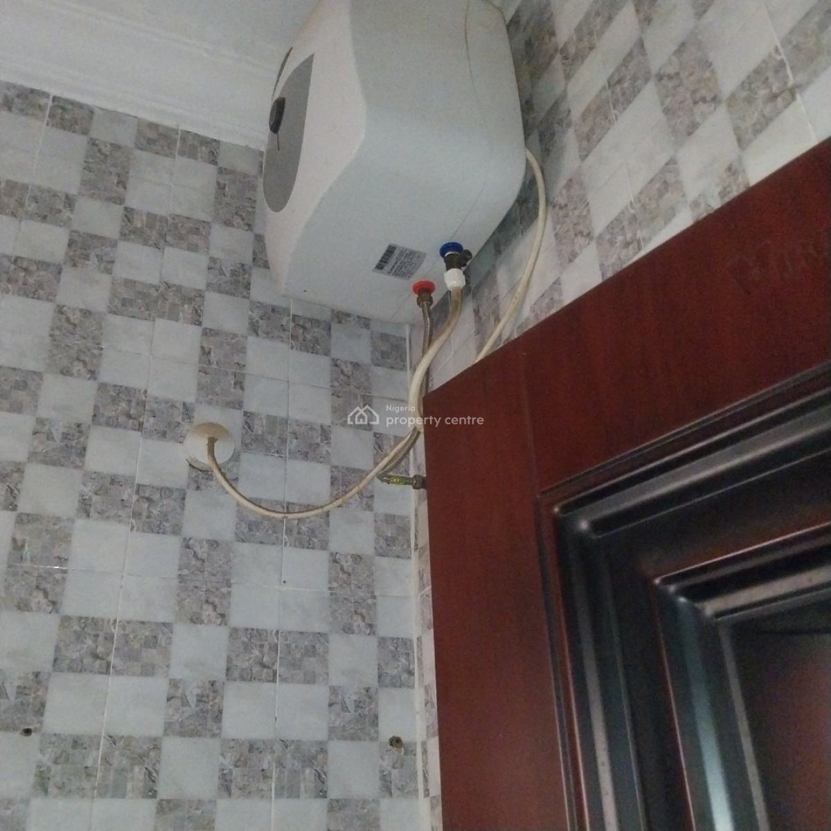 Standard 3bedroom.flat in a Private  at  Magboro, Peace Estate, Magboro, Ogun, Flat / Apartment for Rent