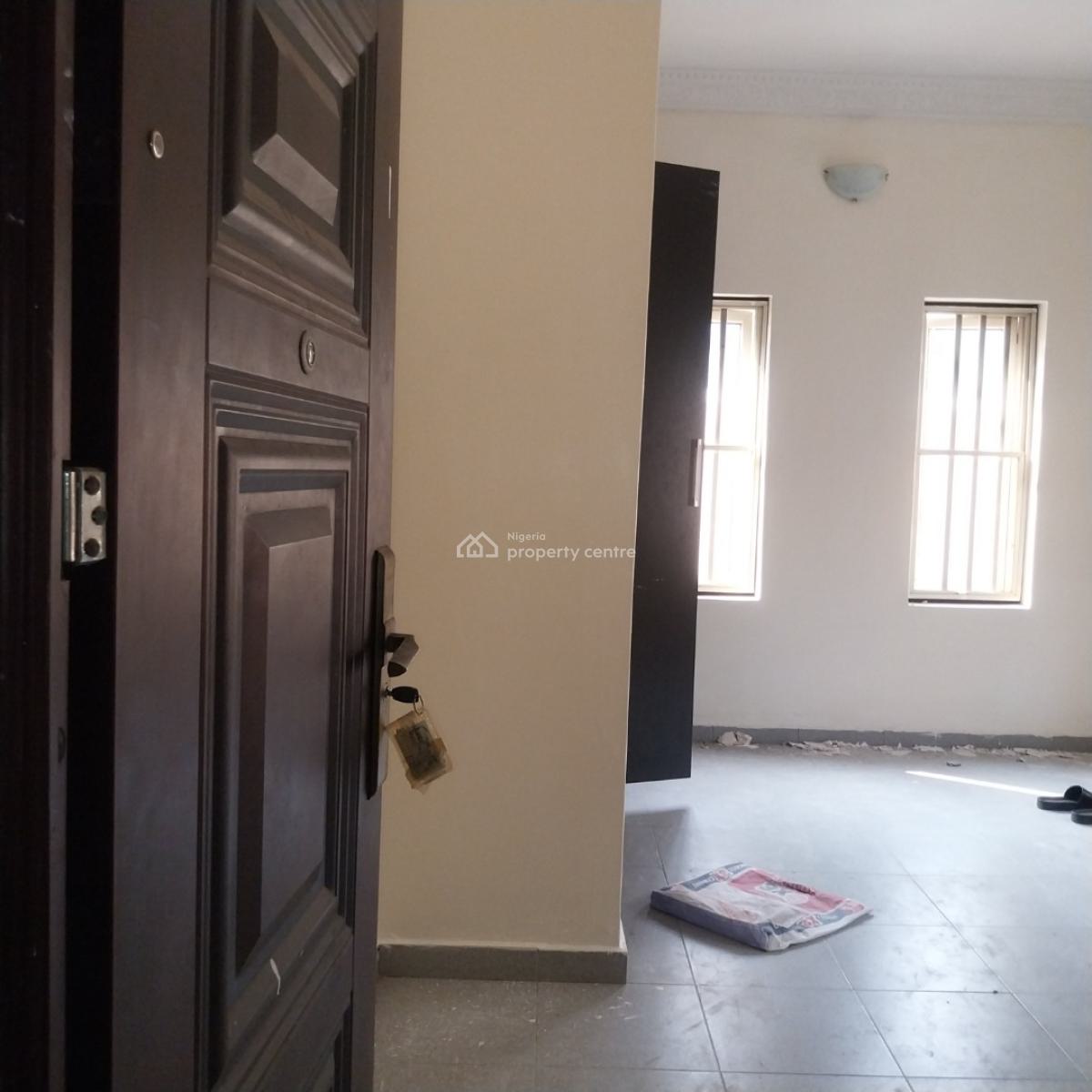 Standard 3bedroom.flat in a Private  at  Magboro, Peace Estate, Magboro, Ogun, Flat / Apartment for Rent