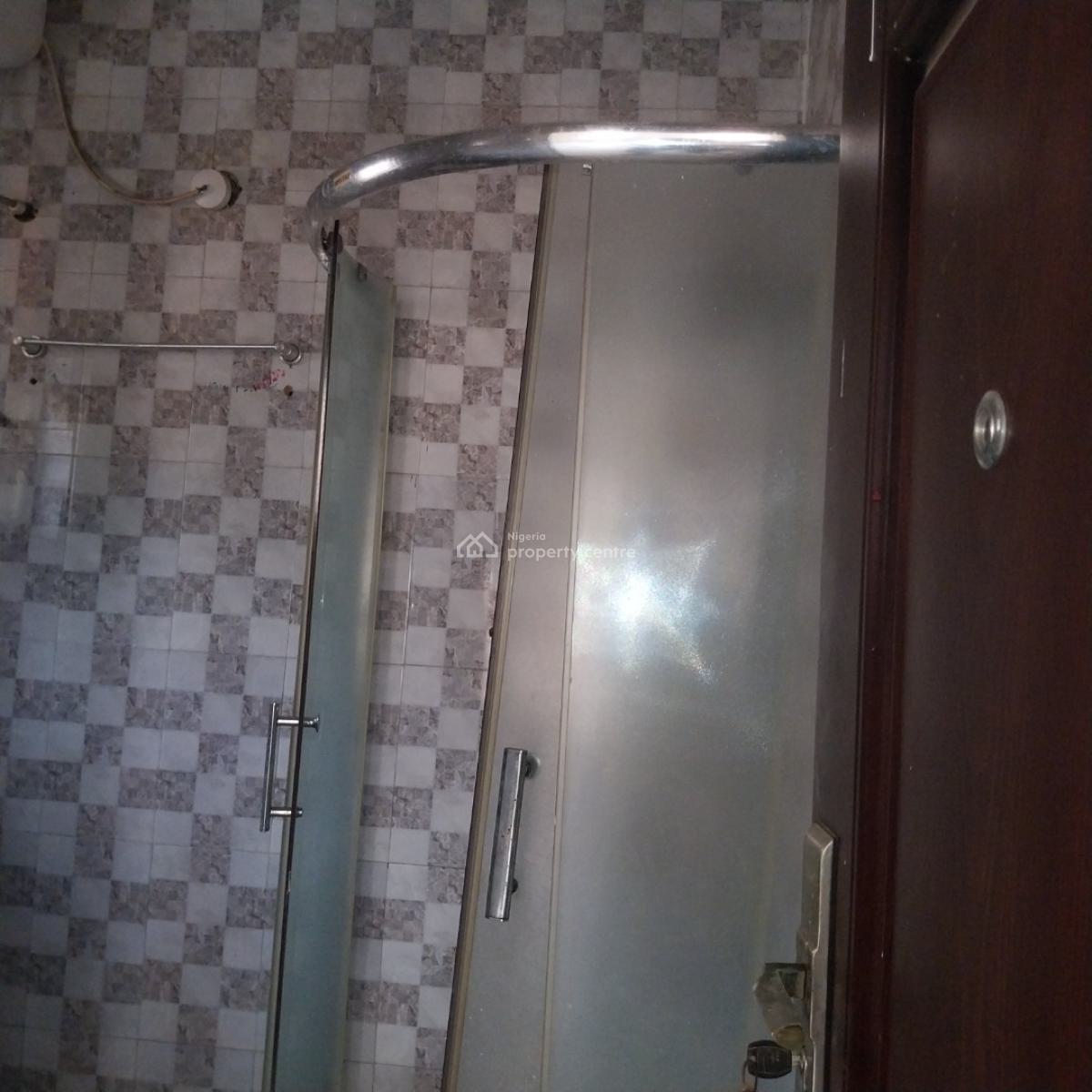 Standard 3bedroom.flat in a Private  at  Magboro, Peace Estate, Magboro, Ogun, Flat / Apartment for Rent