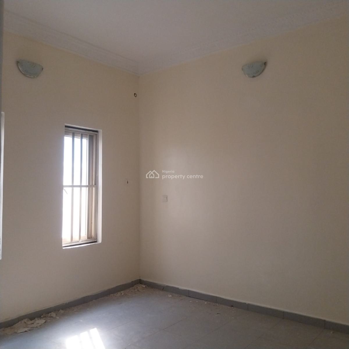 Standard 3bedroom.flat in a Private  at  Magboro, Peace Estate, Magboro, Ogun, Flat / Apartment for Rent