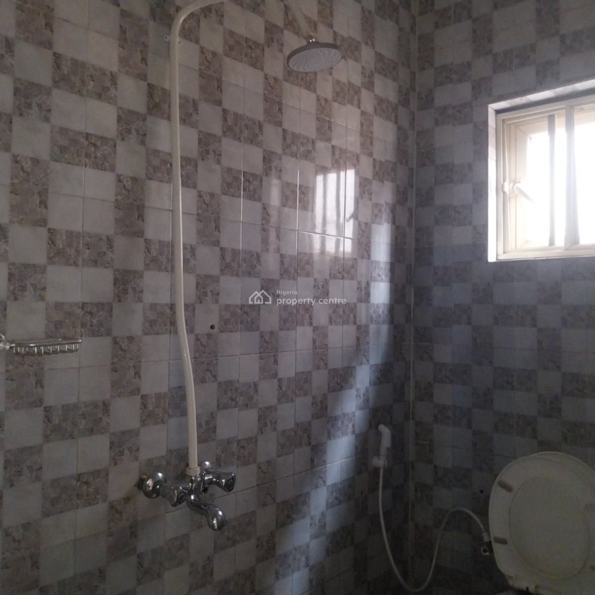 Standard 3bedroom.flat in a Private  at  Magboro, Peace Estate, Magboro, Ogun, Flat / Apartment for Rent