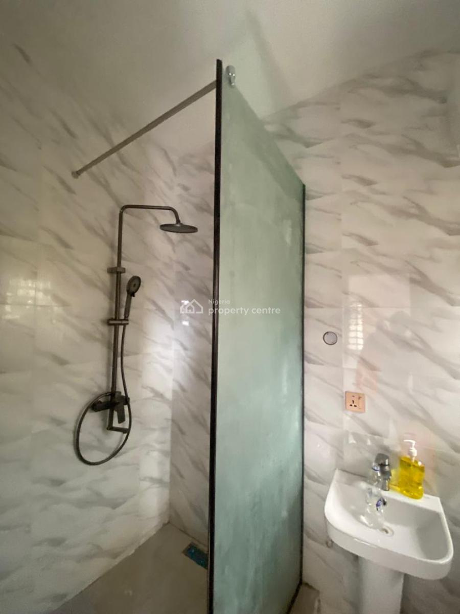 an Executive Brand New Standard Two Bedroom, Thera Castle Estate Blenco Mall, Lekki Phase 2, Lekki, Lagos, Flat / Apartment for Rent