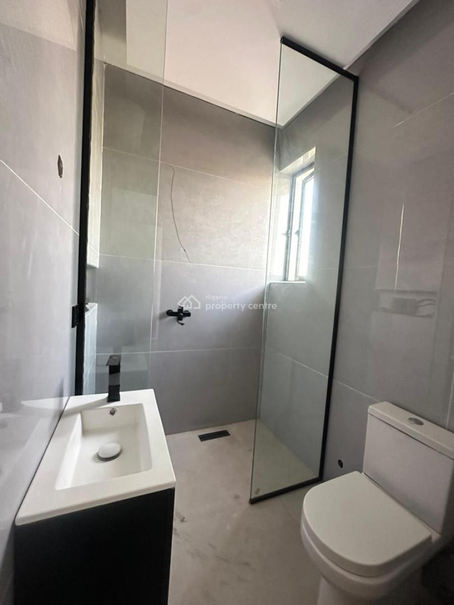 Spacious 2-bedroom Apartment in Lekki Phase 1,, Lekki Phase 1, Lekki Phase 1, Lekki, Lagos, Block of Flats for Sale