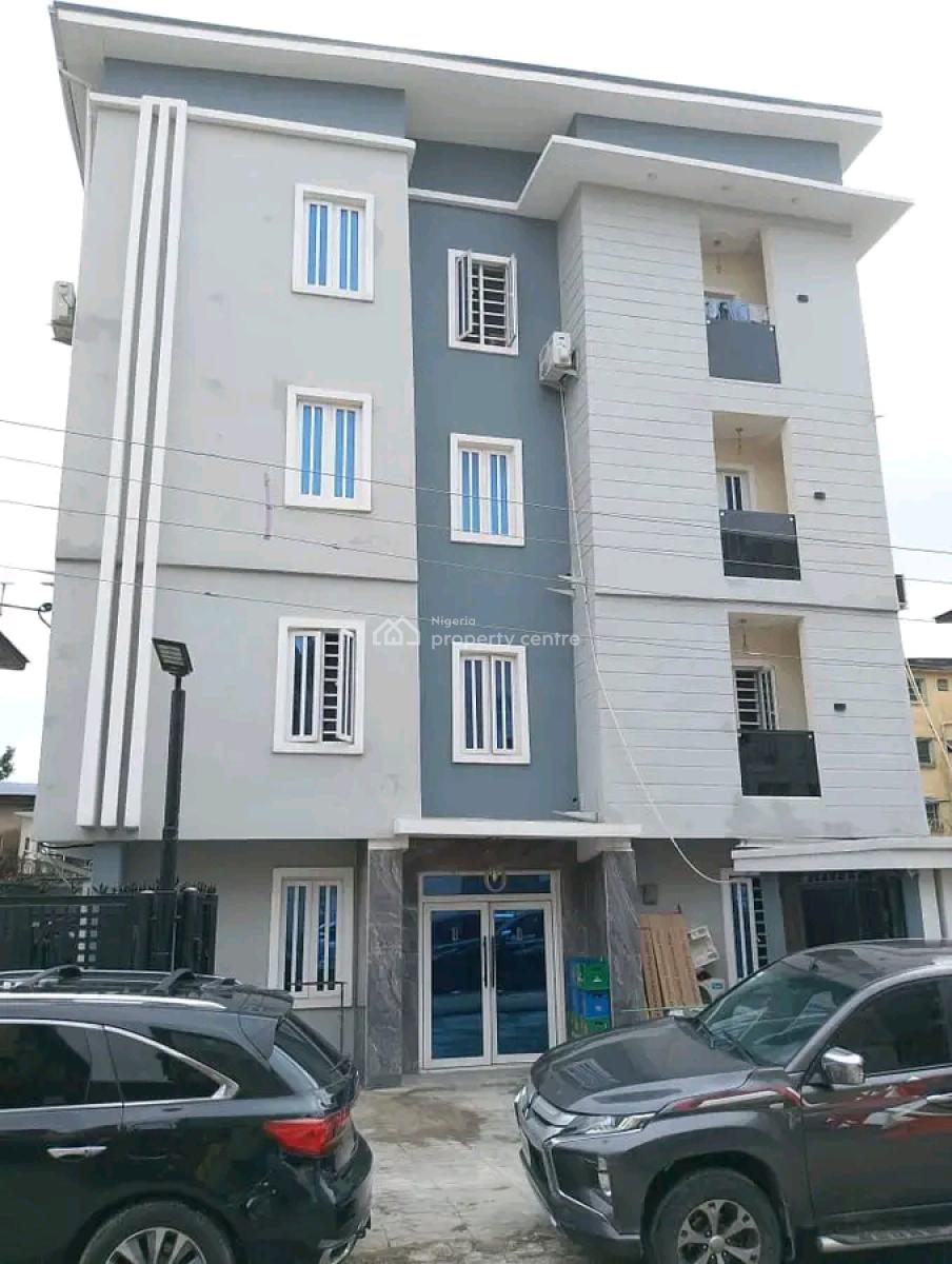 3-bedroom Flat, Itire-ikate, Surulere, Lagos, Flat / Apartment for Sale