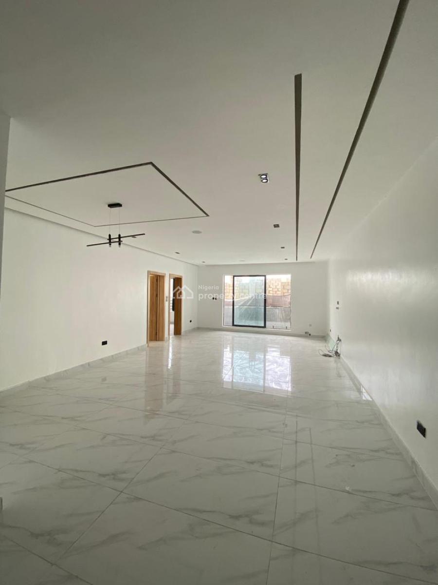 Spacious 2 Bedroom Apartment with Boys Quarters, Spacious 2 Bedroom Apartment with Boys Quarters, Lekki Phase 1, Lekki, Lagos, Flat / Apartment for Sale