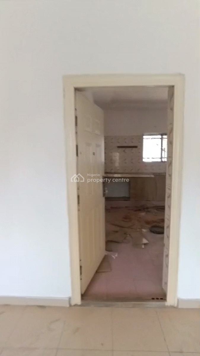 2bedrooms Flat, Tarred Road, Utako, Abuja, Flat / Apartment for Rent