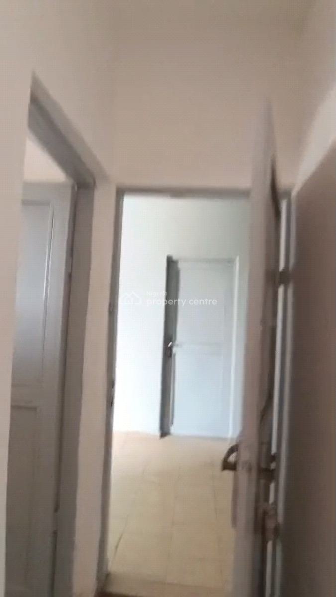 2bedrooms Flat, Tarred Road, Utako, Abuja, Flat / Apartment for Rent