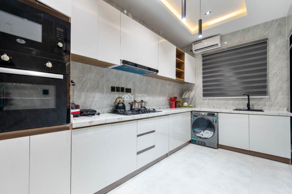 Venita; Newly Improved 2-bedroom W/private Cinema & X-box Now Availabl, Lekki Phase 1, Lekki, Lagos, Flat / Apartment Short Let