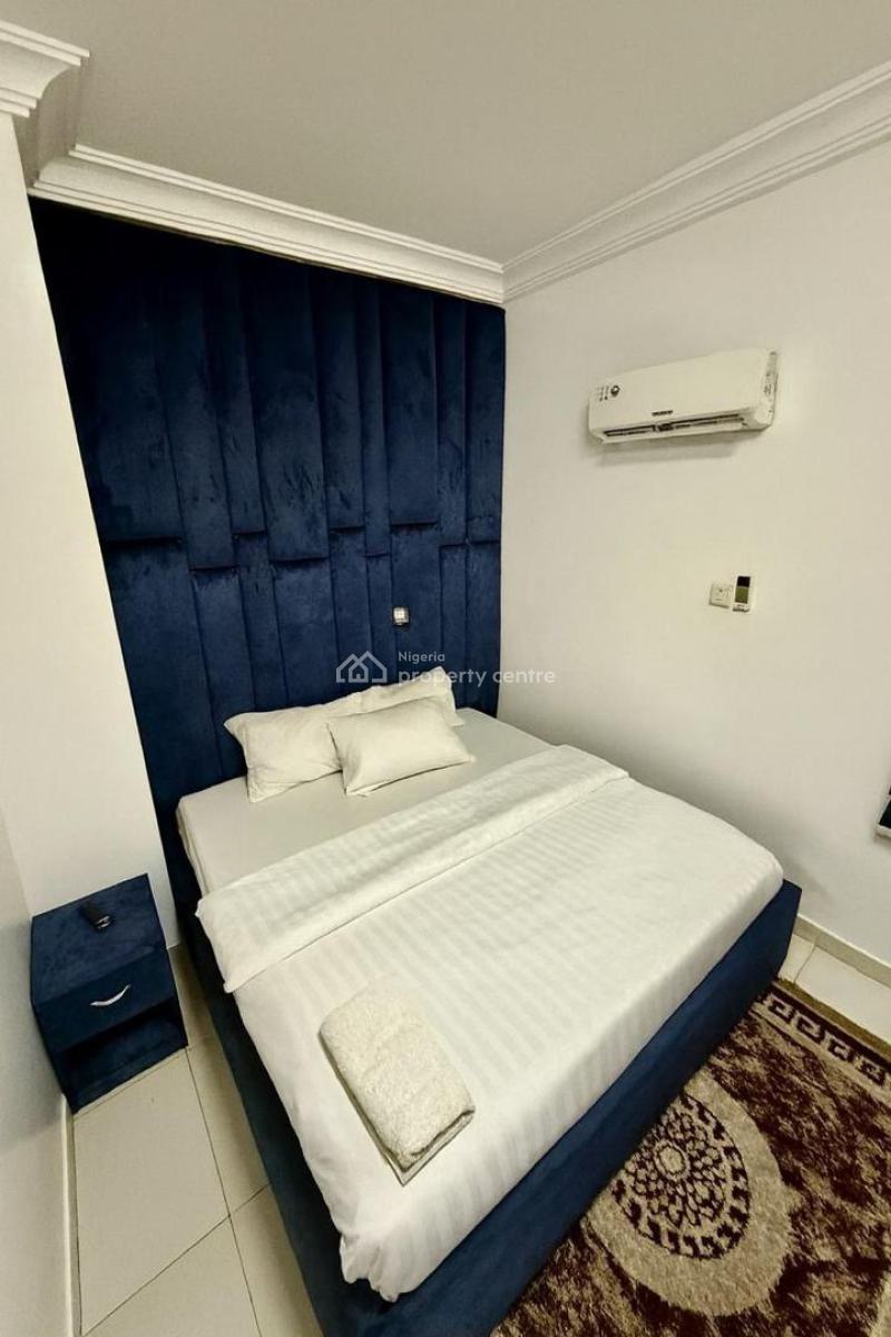 Venita; Newly Improved 2 Bedroom W/private Cinema & X-box Now Availabl, Lekki Phase 1, Lekki, Lagos, Flat / Apartment Short Let