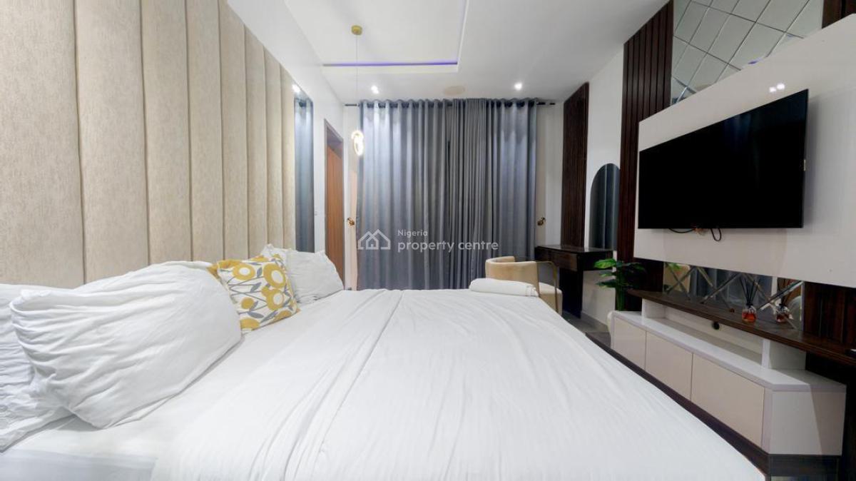 Newly Improved 2-bedroom W/private Cinema & X-box Now Availabl, Victoria Island (vi), Lagos, Flat / Apartment Short Let