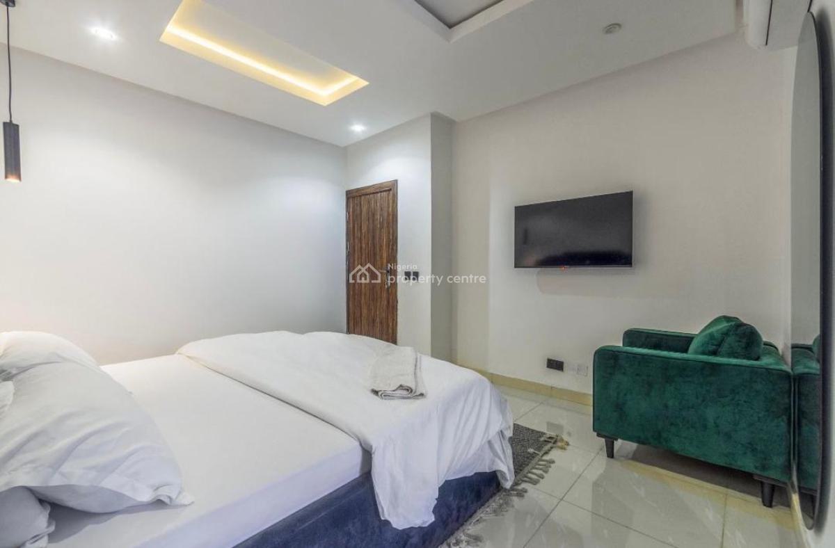 Very Neat Morden Day 2 Bedroom Apartment with Water View and Ikoyi Lin, Lekki Phase 1, Lekki, Lagos, Flat / Apartment Short Let