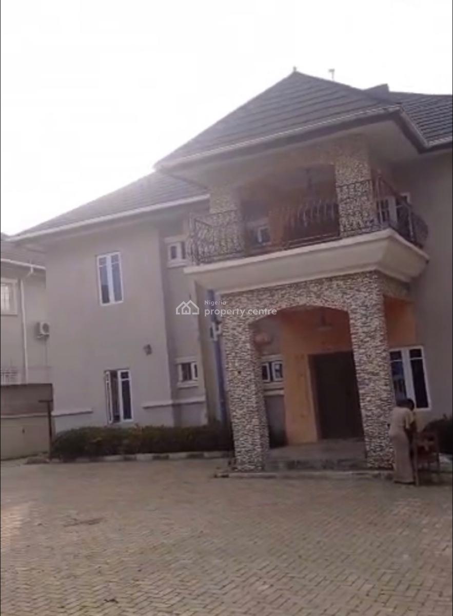4bedroom in Gwarimpa Off 69 Road, Main, Gwarinpa, Abuja, Detached Duplex for Rent