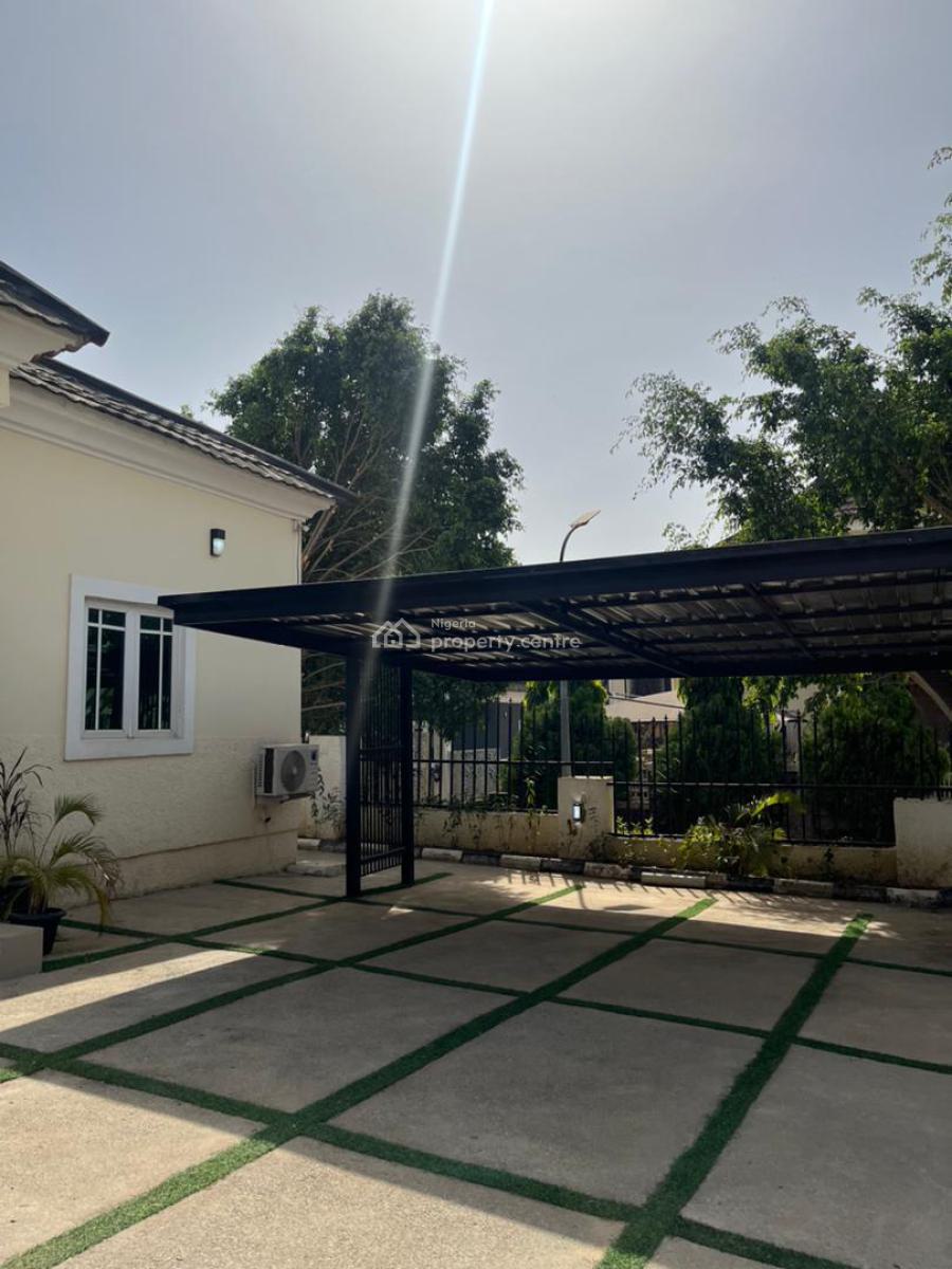 Luxury 3 Bedrooms Apartment with Snooker, Table Tennis, Palm Height, Airport Road, Lugbe District, Abuja, Detached Bungalow Short Let