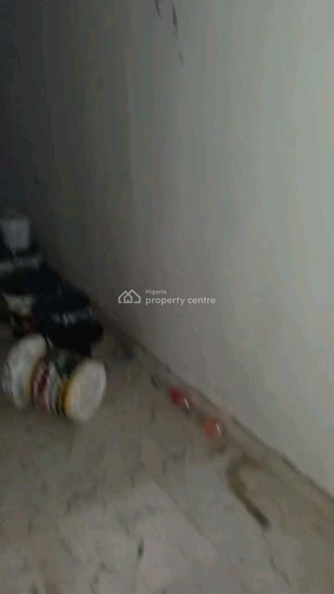 a Very Spacious Room Self Contain, Adekunle, Yaba, Lagos, Self Contain (single Rooms) for Rent