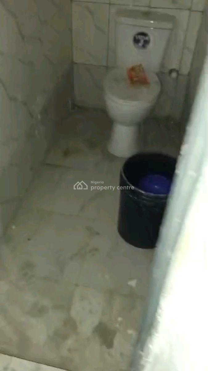 a Very Spacious Room Self Contain, Adekunle, Yaba, Lagos, Self Contain (single Rooms) for Rent