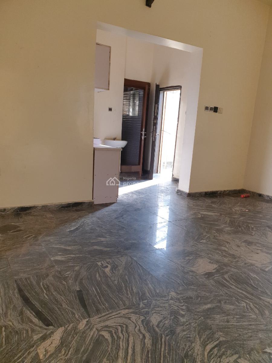 Spacious Studio Mini Flat in a Shared Apartment, Spg Road, Ologolo, Lekki, Lagos, Mini Flat (room and Parlour) for Rent