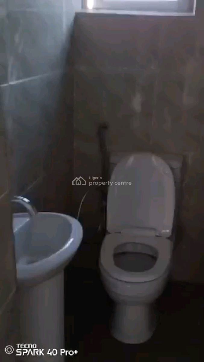 a Specious 2 Bedroom Flat, All Rooms En-suilt,, Abiodun, Ojodu Berger, Ojodu, Lagos, Flat / Apartment for Rent