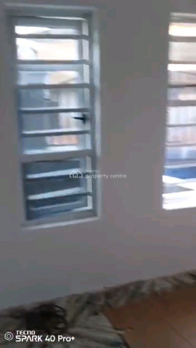 a Specious 2 Bedroom Flat, All Rooms En-suilt,, Abiodun, Ojodu Berger, Ojodu, Lagos, Flat / Apartment for Rent