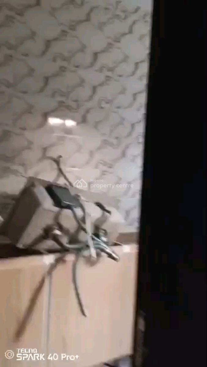 a Specious 2 Bedroom Flat, All Rooms En-suilt,, Abiodun, Ojodu Berger, Ojodu, Lagos, Flat / Apartment for Rent