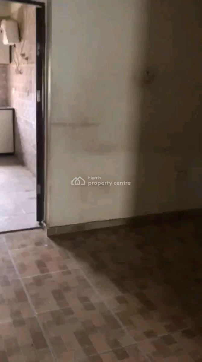 Decent and Spacious 2 Bedroom Up Flat Both Rooms Ensuite N Guest Toile, Ifako, Gbagada, Lagos, Flat / Apartment for Rent