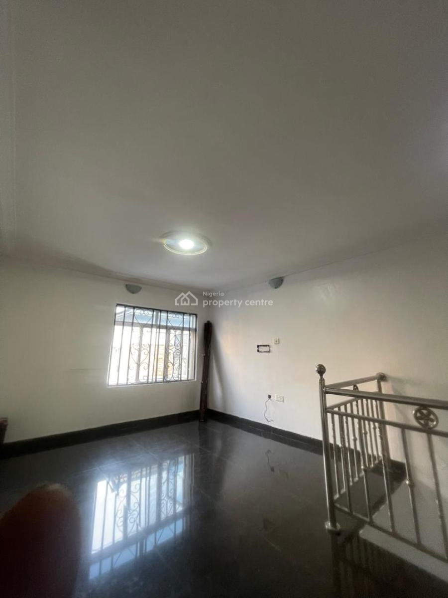 Spacious 2 Bedroom Terrace Duplex, Lekki Phase 1, Lekki, Lagos, Terraced Duplex for Rent