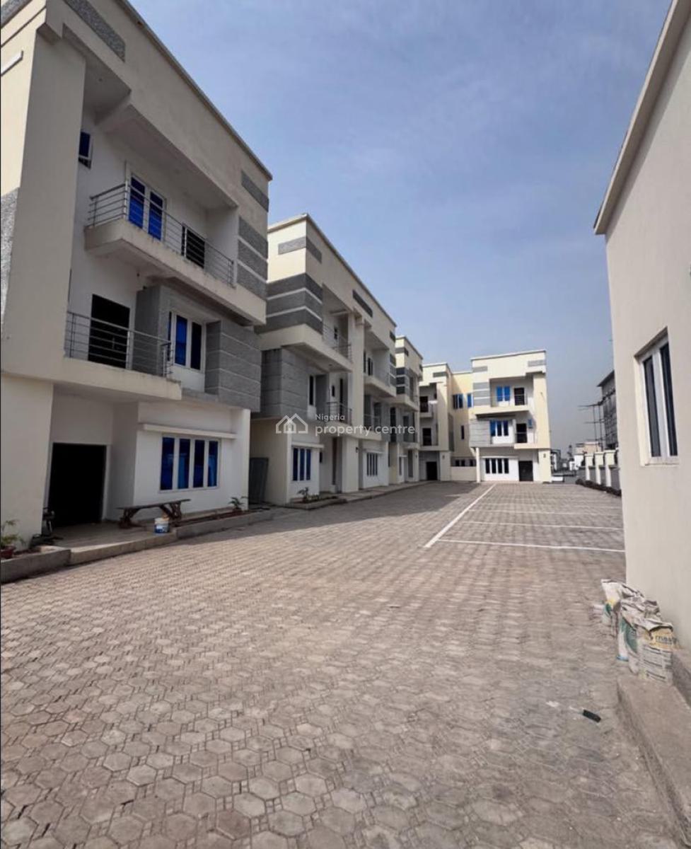 4 Bedrooms Terrace Duplex with Bq, Tarred Road, Guzape District, Abuja, Terraced Duplex for Rent