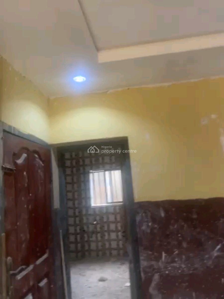 Spacious 3 Bedroom Up N Ground Flats, Medina Estate Road, Gbagada, Lagos, Flat / Apartment for Rent