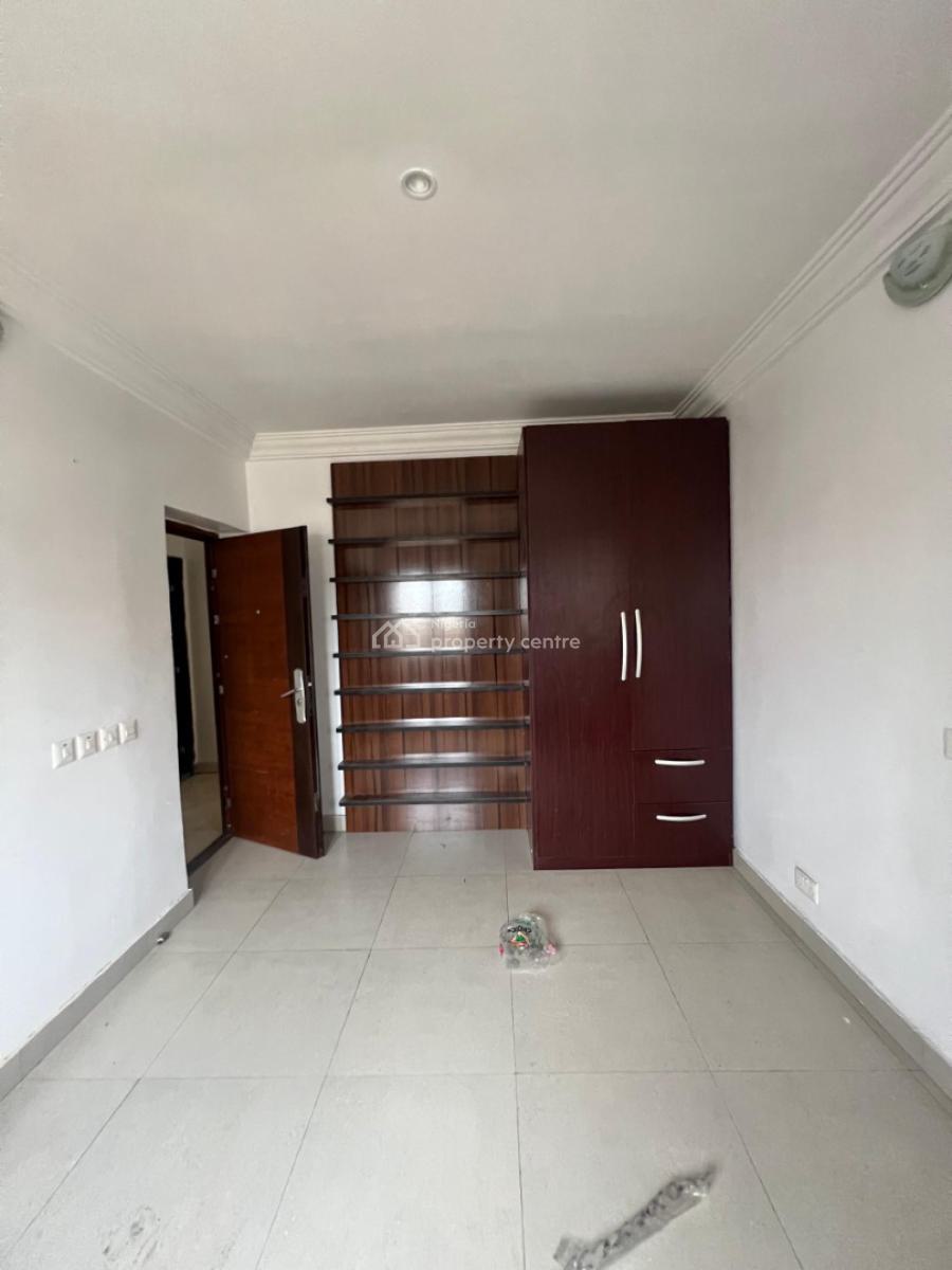 Modern and Serviced 2 Bedroom Apartment { Upstairs-}, Oakland Estate, Sangotedo, Ajah, Lagos, Flat / Apartment for Rent