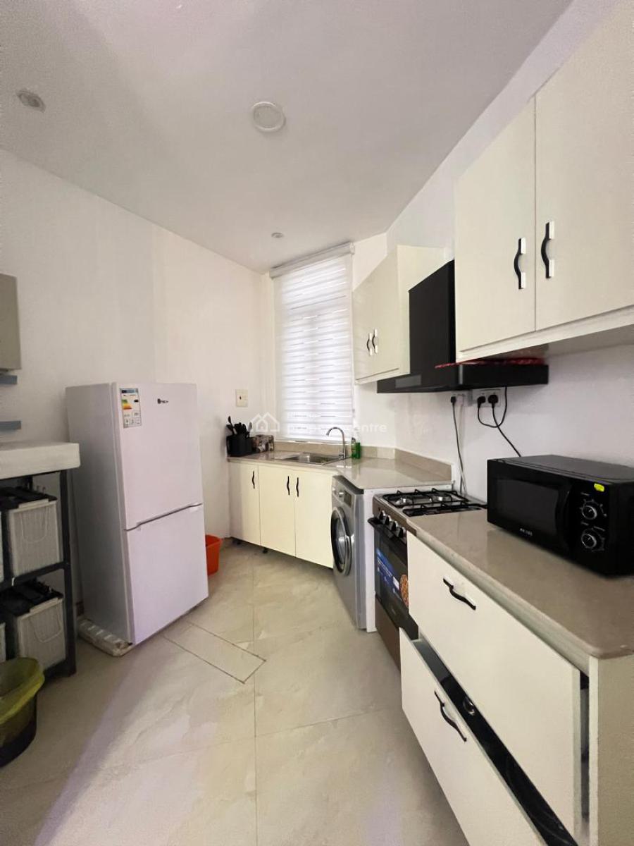 Luxurious Well Furnished 2 Bedroom Apartment with Pool, Lekki Phase 1, Lekki, Lagos, Flat / Apartment for Rent