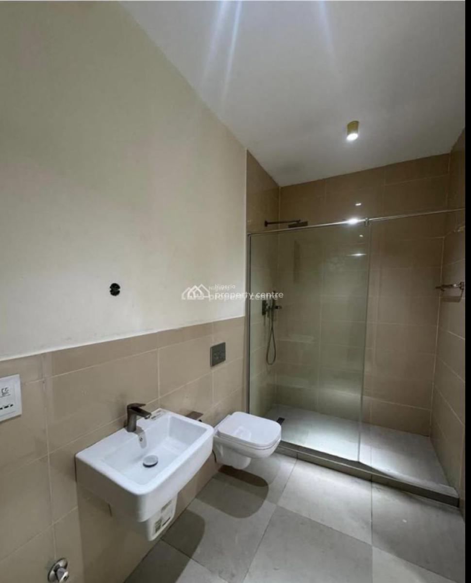 Exquisitely Detailed 2 Bedroom with Pool & Elevator, Lekki Phase 1, Lekki, Lagos, Flat / Apartment for Rent