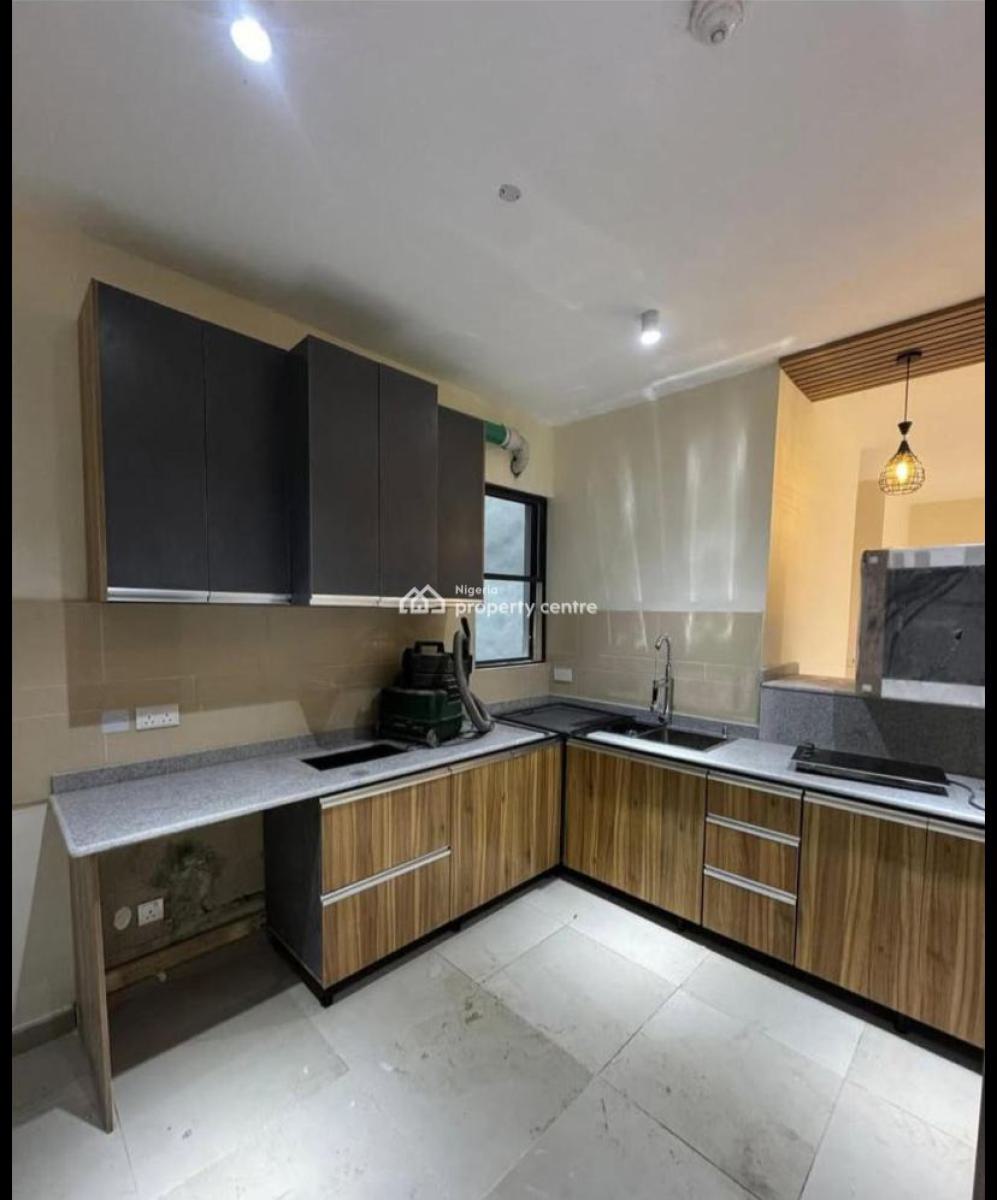 Exquisitely Detailed 2 Bedroom with Pool & Elevator, Lekki Phase 1, Lekki, Lagos, Flat / Apartment for Rent