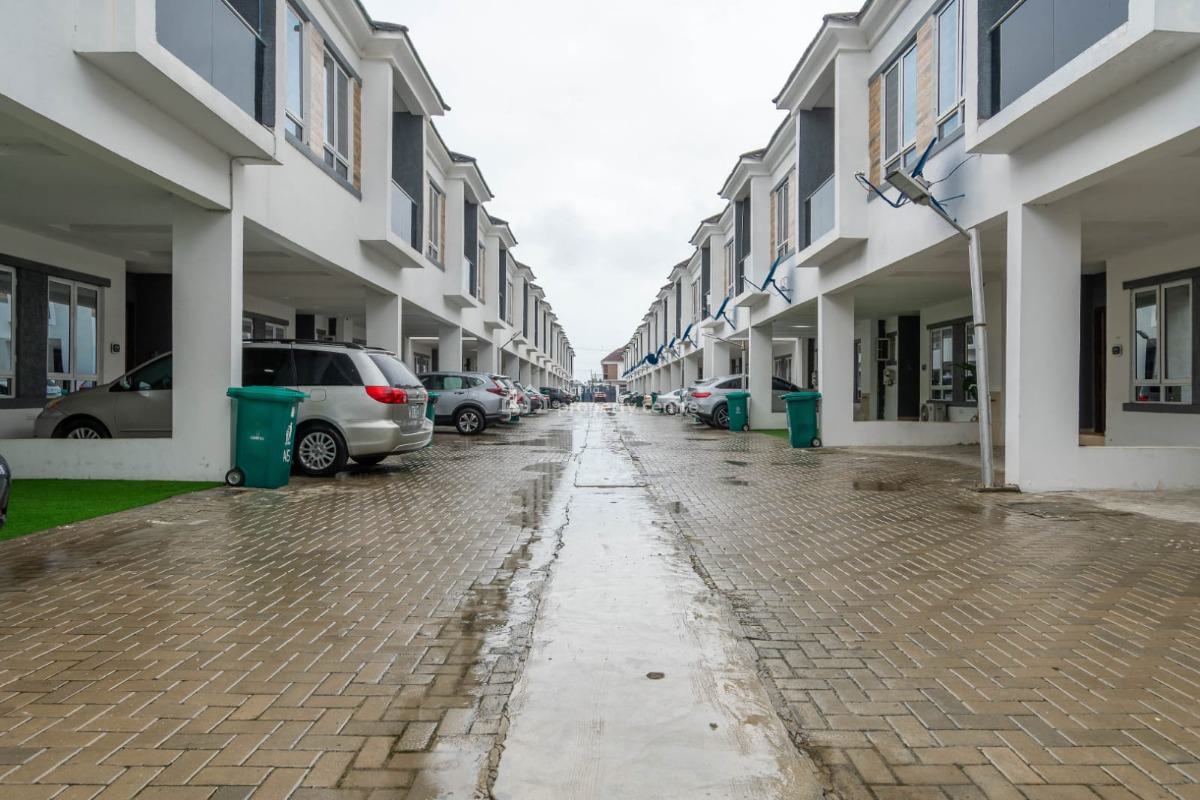 Spacious Masters Bedroom Plus Open Plan Kitchen Upstairs, Ocean Bay Estate, Orchid Road, Lekki, Lagos, Self Contain (single Rooms) for Rent