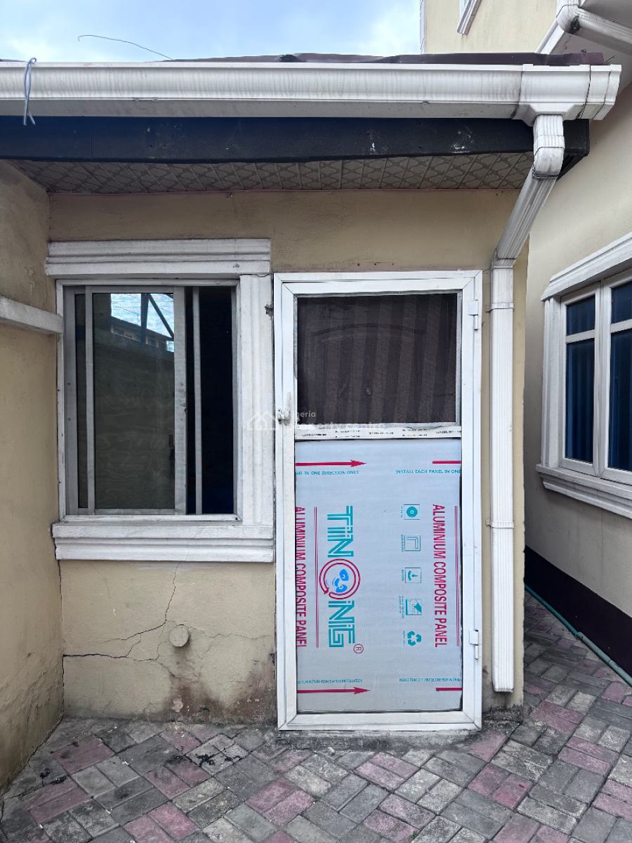 Self Contain, Off Randle Street, Surulere, Lagos, Self Contain (single Rooms) for Rent