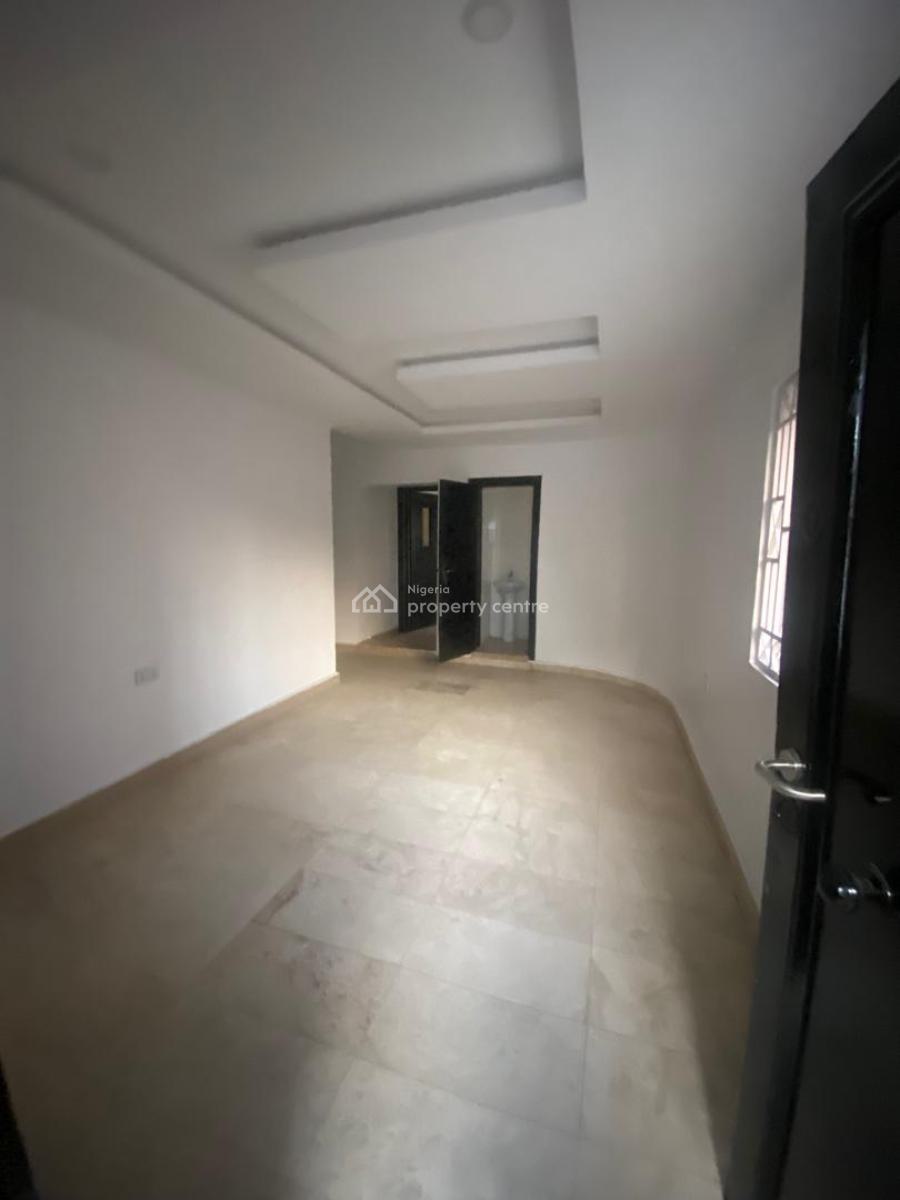 Spacious Self Serviced 2 Bedroom Apartment in a Code Access Estate, Lekki Right Hand Side, Lekki Phase 1, Lekki, Lagos, Flat / Apartment for Rent